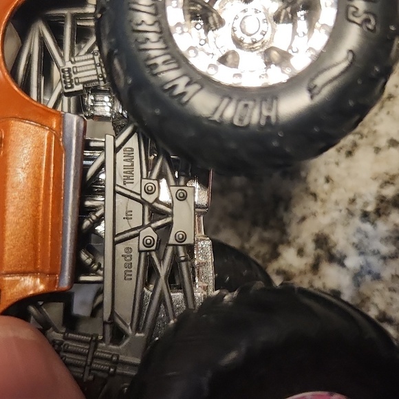 Hotwheels Monster Truck 1:64 scale Chevy car - Picture 6 of 8